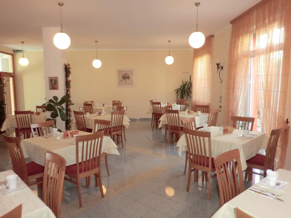 Pension Zum Romer Enns Esterno foto