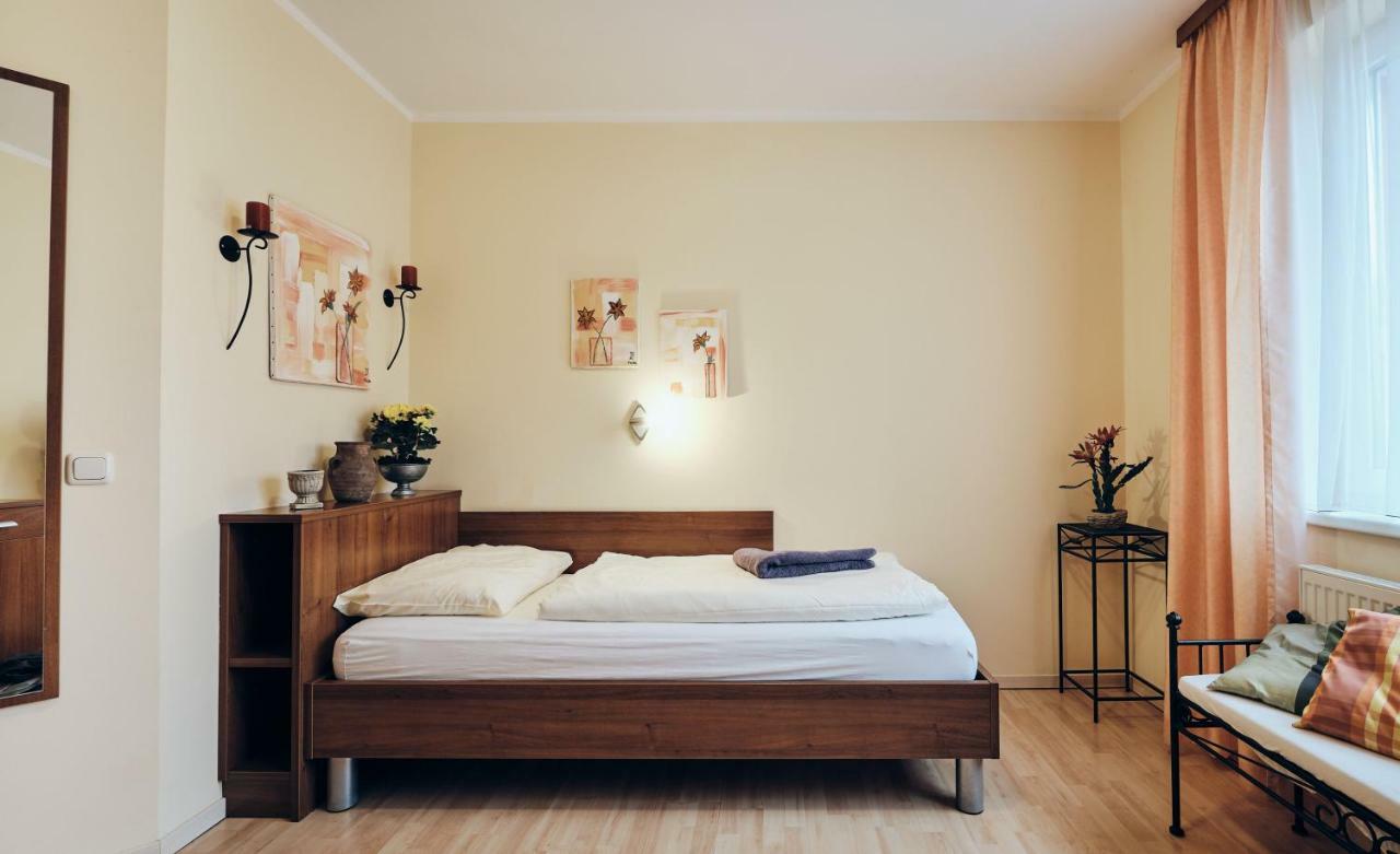 Pension Zum Romer Enns Esterno foto